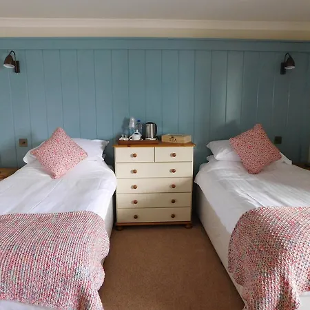 Bed & Breakfast The Edgcumbe Arms 2*