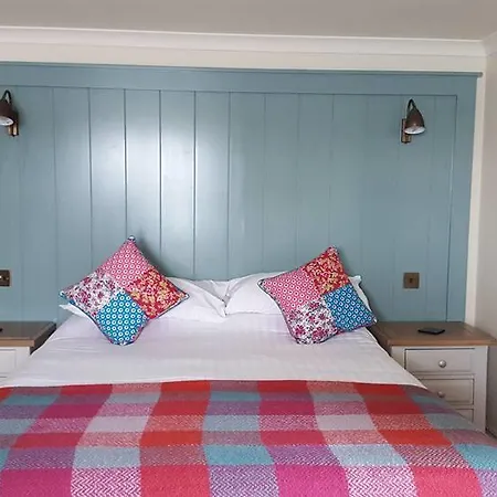 B&B The Edgcumbe Arms 토포인트