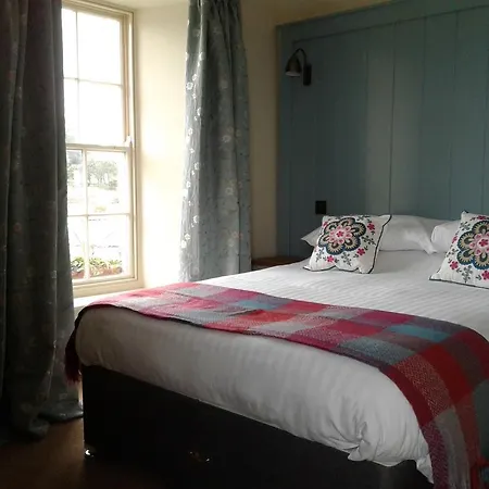 Bed & Breakfast The Edgcumbe Arms 2*